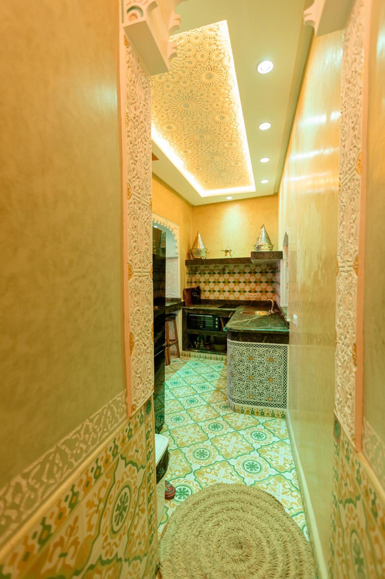 Colorful Traditional Riad W/Views Of Spain Танжер Экстерьер фото